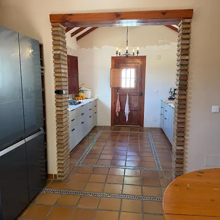 Villa Authentic Luxury In Oasis With Pool Close To Malaga
