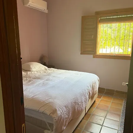 Villa Authentic Luxury In Oasis With Pool Close To Malaga *